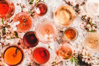 Cinco vinos rosados que debes probar