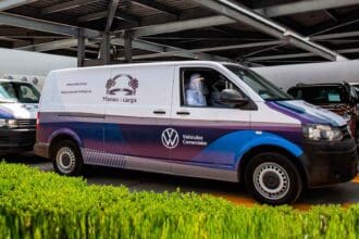 Volkswagen pone «Manos a la carga» para sanitizar la Central de Abasto
