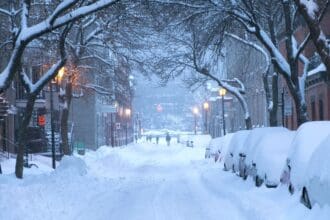 ¿Qué hacer si tu vuelo fue cancelado por la tormenta ártica en Estados Unidos?