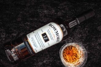 ¿Ostiones con whisky Bowmore? Conoce este ritual de La Docena