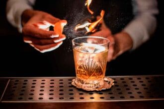 5 cocteles con whisky para quienes gustan de lo clásico