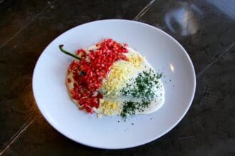 Chiles en nogada y más delicias en Carolo