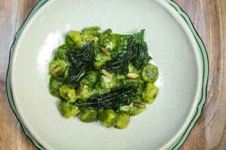 Gnocchi de papa con chaya y hoja santa