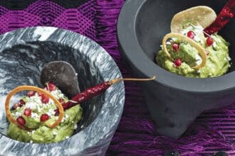 Guacamole con requesón y granada