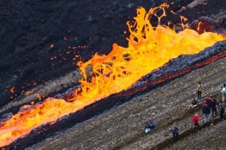 De Islandia a Japón: ¿es normal que haya tantos volcanes activos en el mundo?