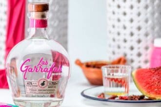 Mezcal Las garrafas sigue de fiesta