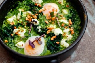 Prepara una deliciosa shakshuka verde con la chef Marcela Bolaño