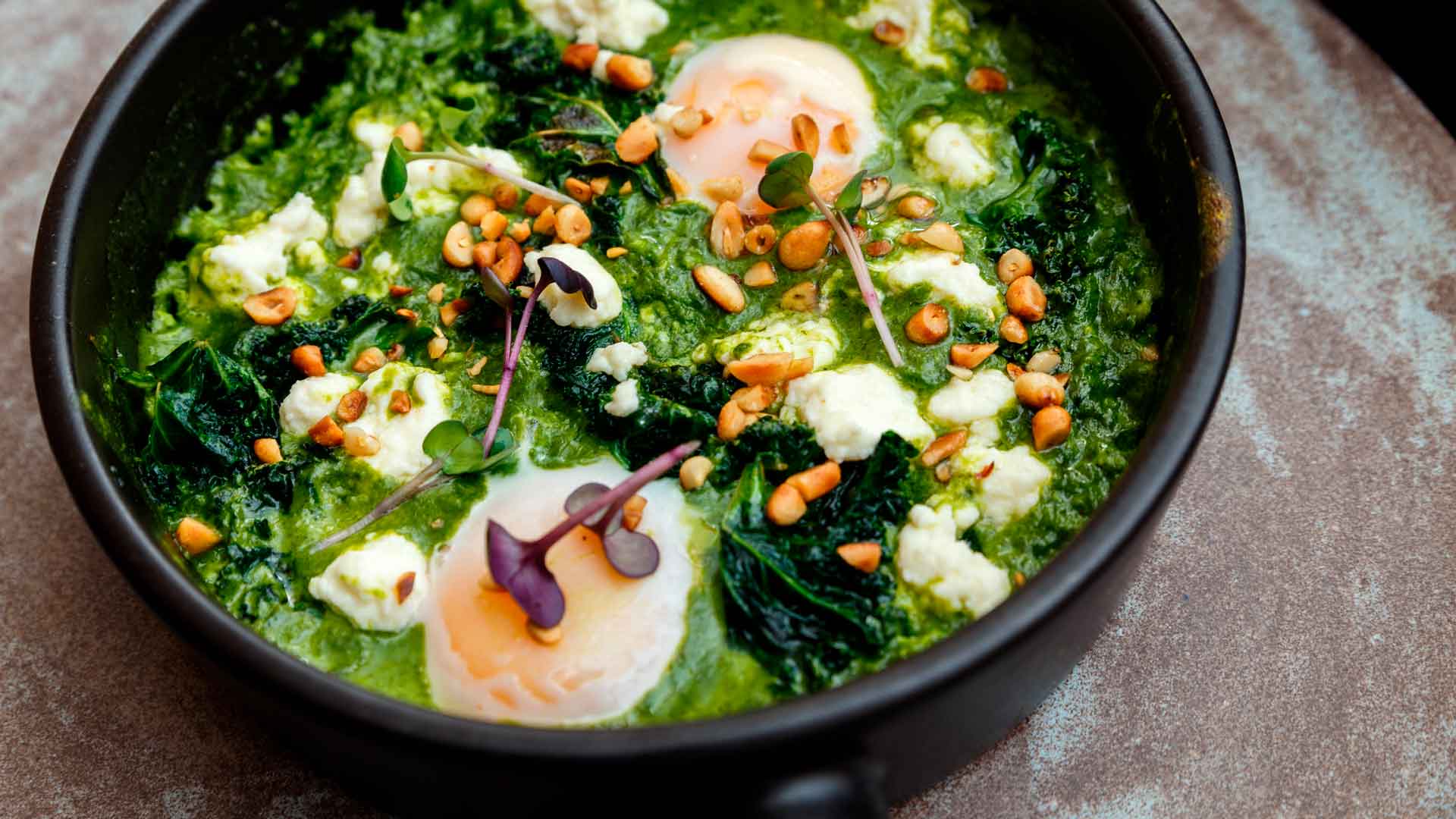 Shakusha Prepara una deliciosa shakshuka verde con la chef Marcela Bolaño