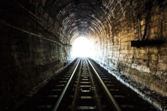 Túneles de trenes en el mundo