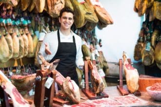 AMR y Consorcio del Jamón Serrano profesionalizan a cortadores