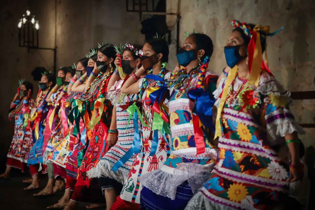 Guelaguetza-bailable-1024x683