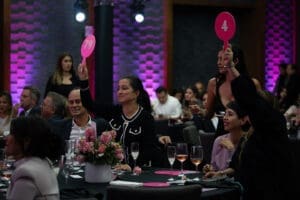 dinner in pink 2024 subasta