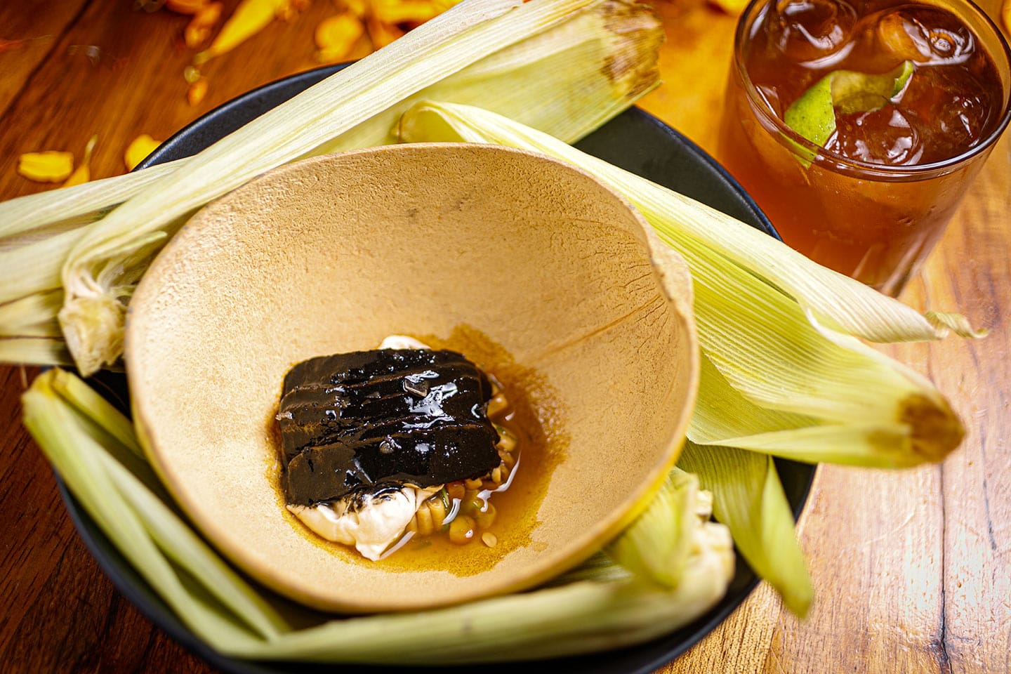 cempsúchil_Micaela_hongos Hongos con recado negro