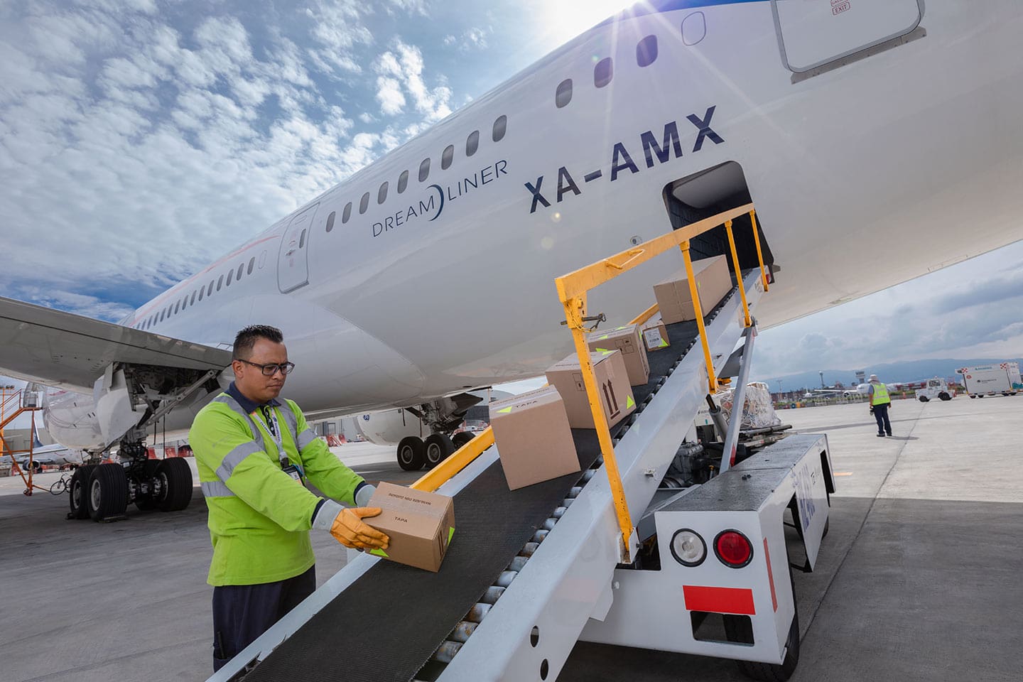 servicio de paquetería express AM