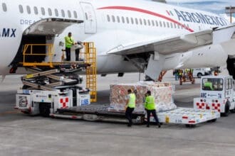 ¿Paquetería express? Usa el servicio 12 + 12 de Aeroméxico Cargo