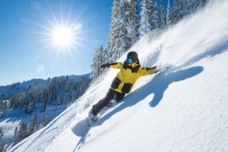 ¿Buscas dónde practicar esquí? ¡Ve a Palisades Tahoe, California!