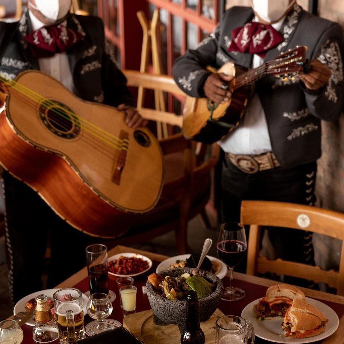 restaurantes_con_mariachis_en_vivo_Imperial_2 Restaurantes para escuchar mariachi en vivo