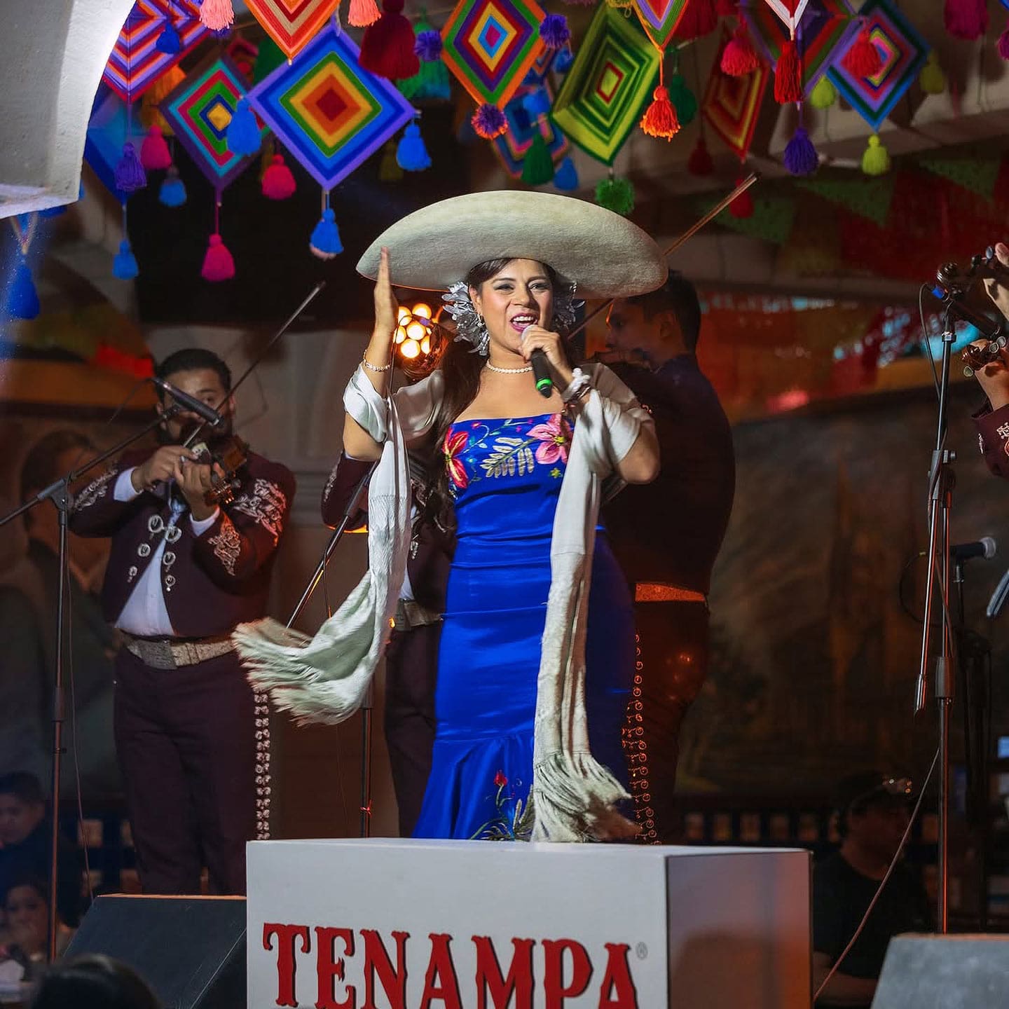 restaurantes_con_mariachis_en_vivo_Tenampa_1 Restaurantes para escuchar mariachi en vivo