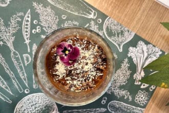 ¿Comida afrodisíaca? Prepara esta receta de mousse de chocolate y aguacate