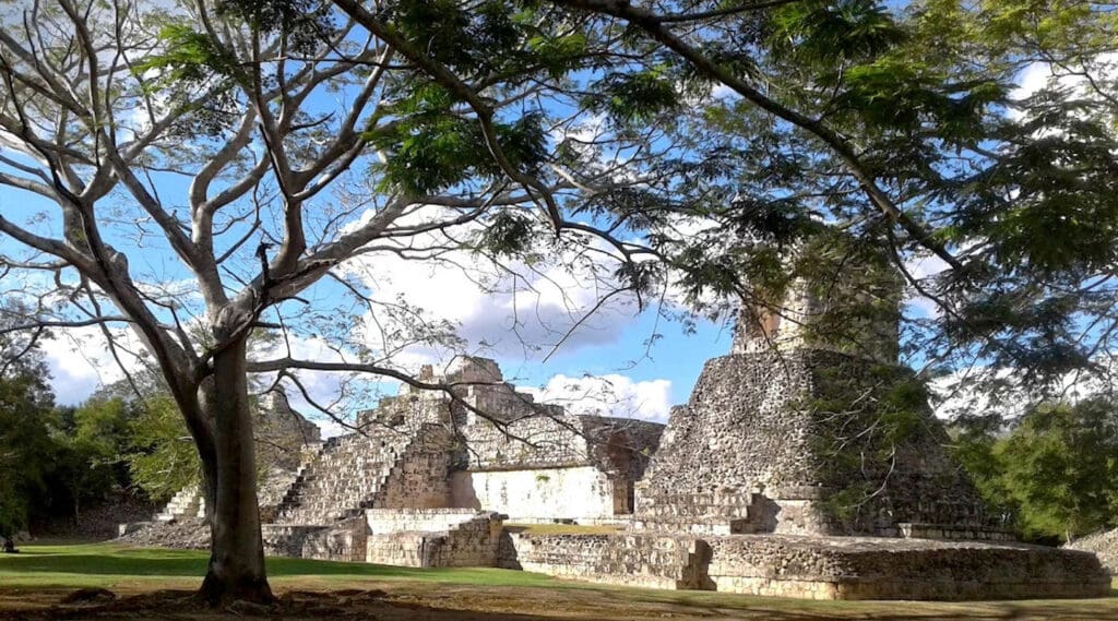 Dzibilnocac, una de las zonas arqueológicas de Campeche