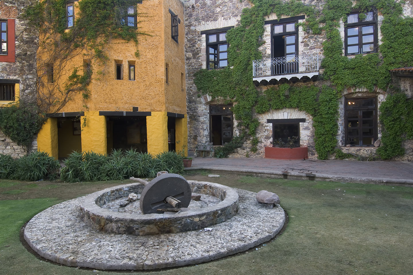 Tu boda en Guanajuato Capital: romance en Bocamina San Ramón