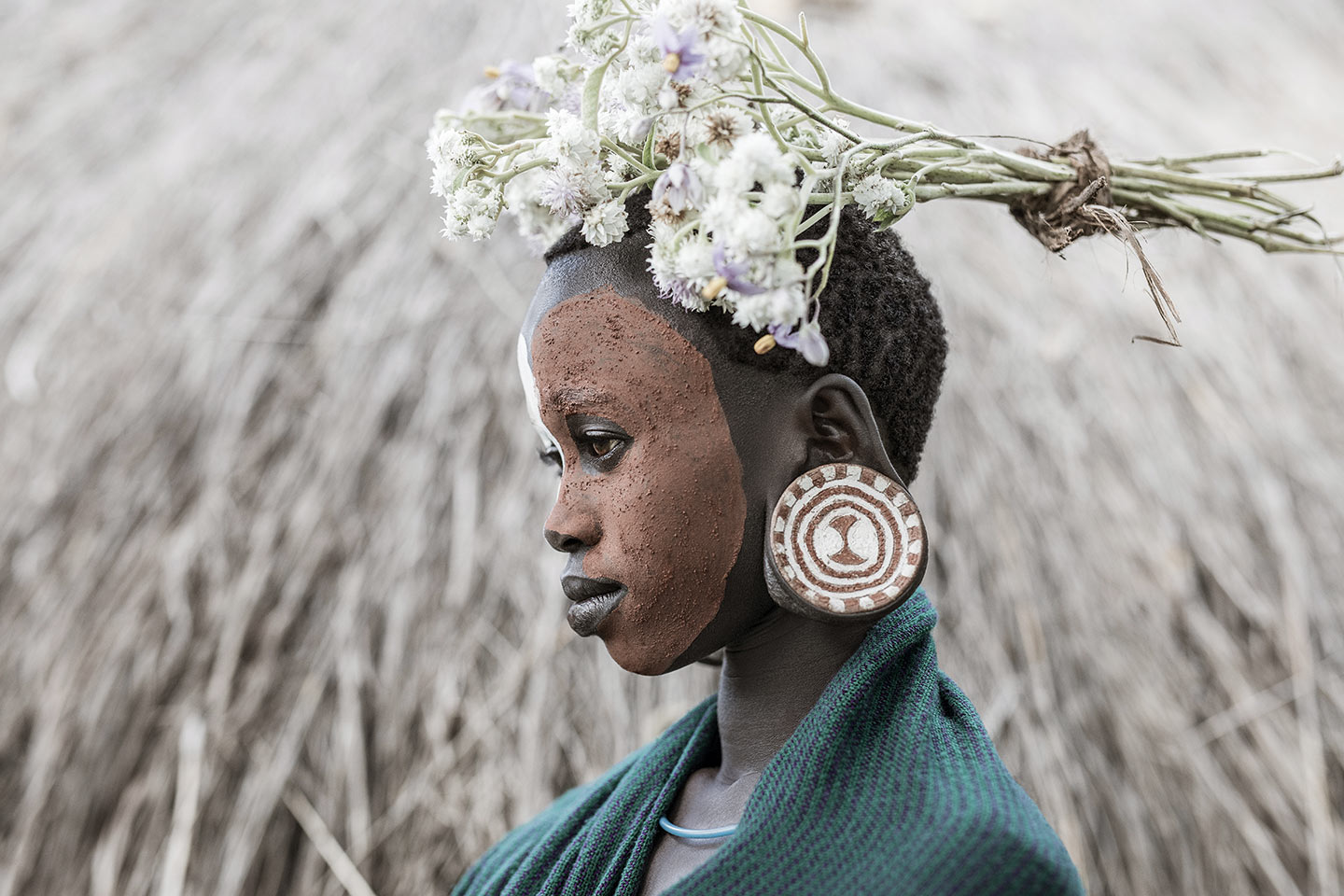 Huellas_de_Luz_Etiopía_Candis_Suri_Tribe Niña de la tribu Suri en Etiopía