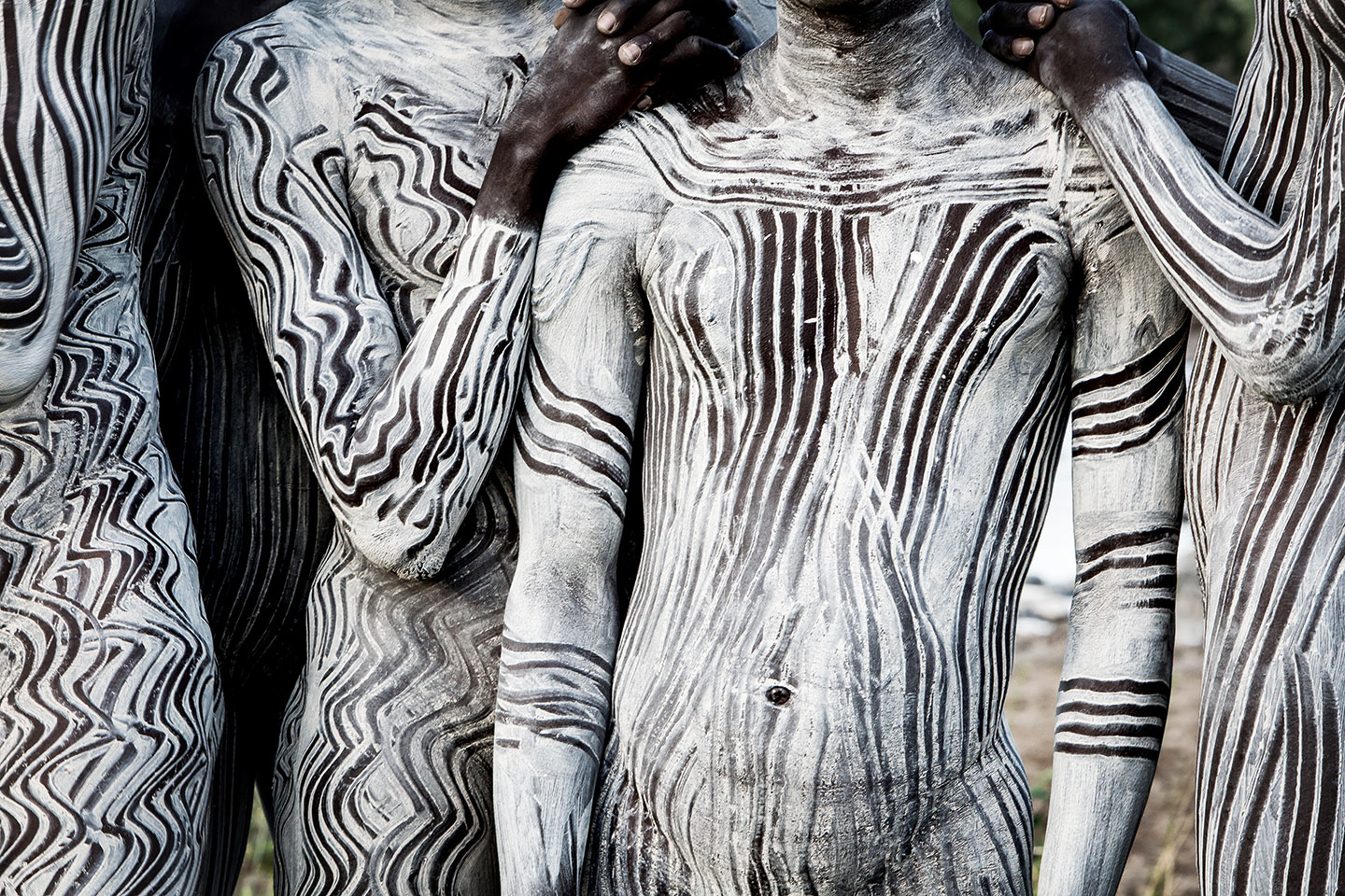 Huellas_de_Luz_Etiopía_Suri_boys_body_art Arte corporal de los niños suri de Etiopía
