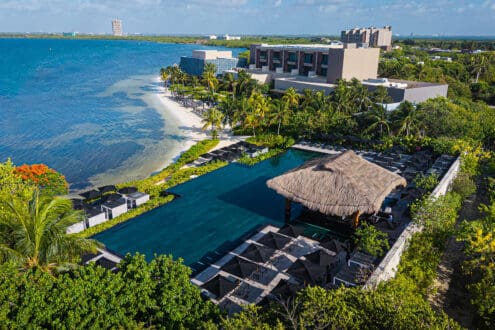El hotel de lujo en Cancún que te hará viajar por el mundo: NIZUC Resort & Spa