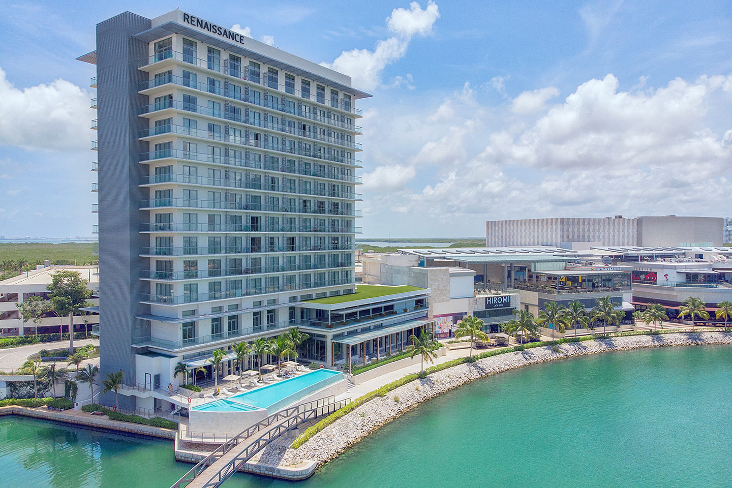 Renaissance Resort & Marina Puerto Cancún