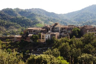Ora Hotel Priorat: hospedaje idílico entre viñedos catalanes