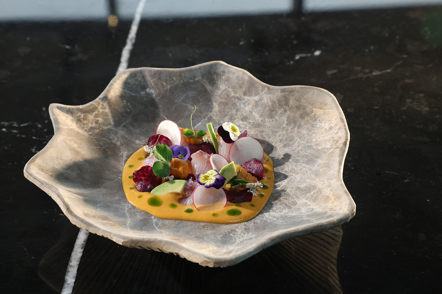 Tiradito del chef Diego Oka en Epicurean Escape 2025