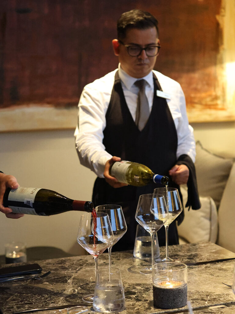 Epicurean Escape Vinos