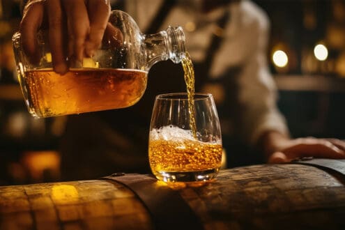 Curiosidades del ron: historia, origen y los cocteles icónicos de esta bebida