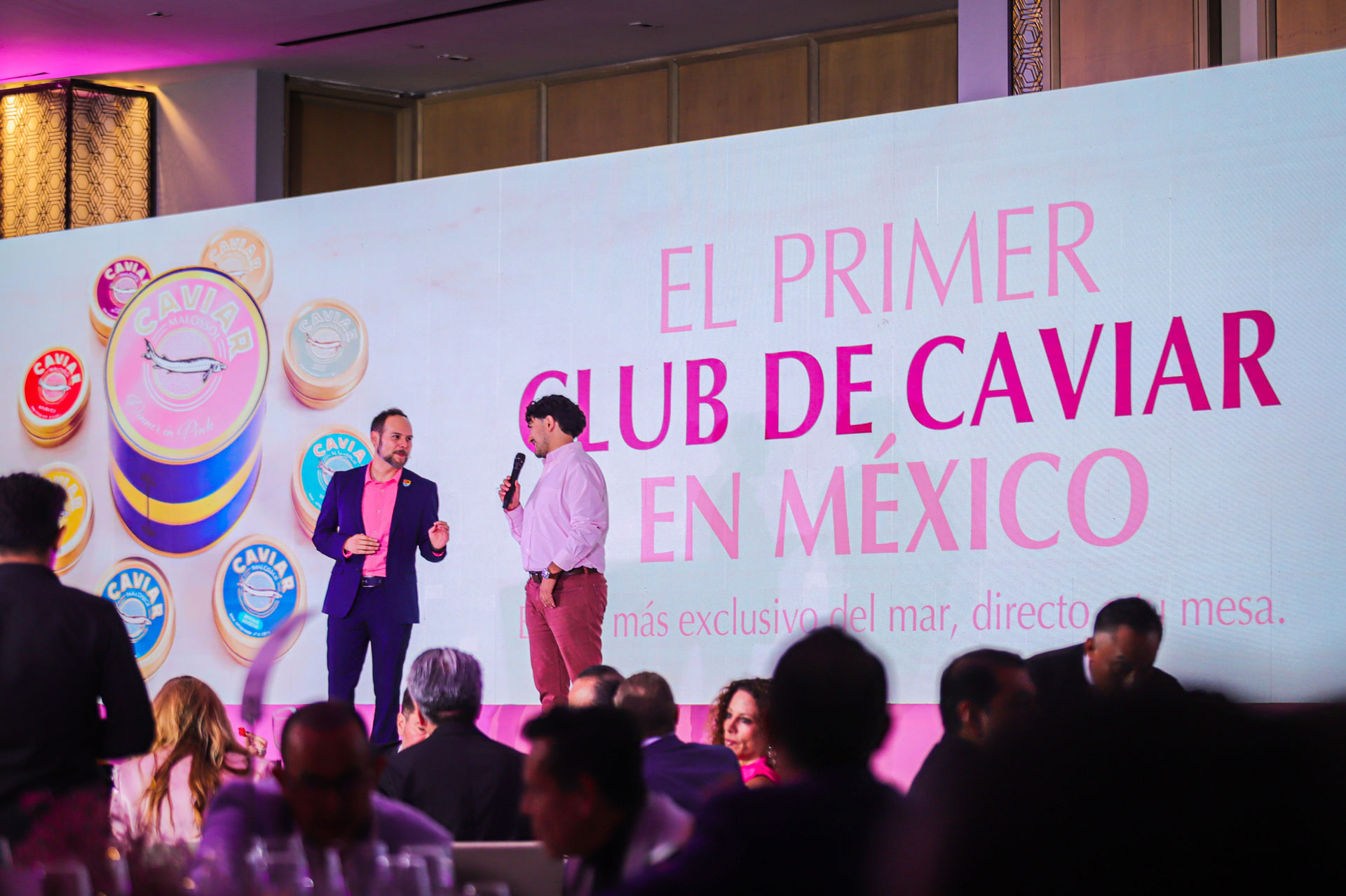 Club del Caviar de Gourmanité en Dinner in Pink