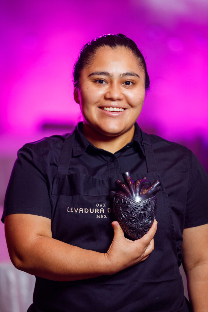 Chef Thalía Barrios en Dinner in Pink 2025
