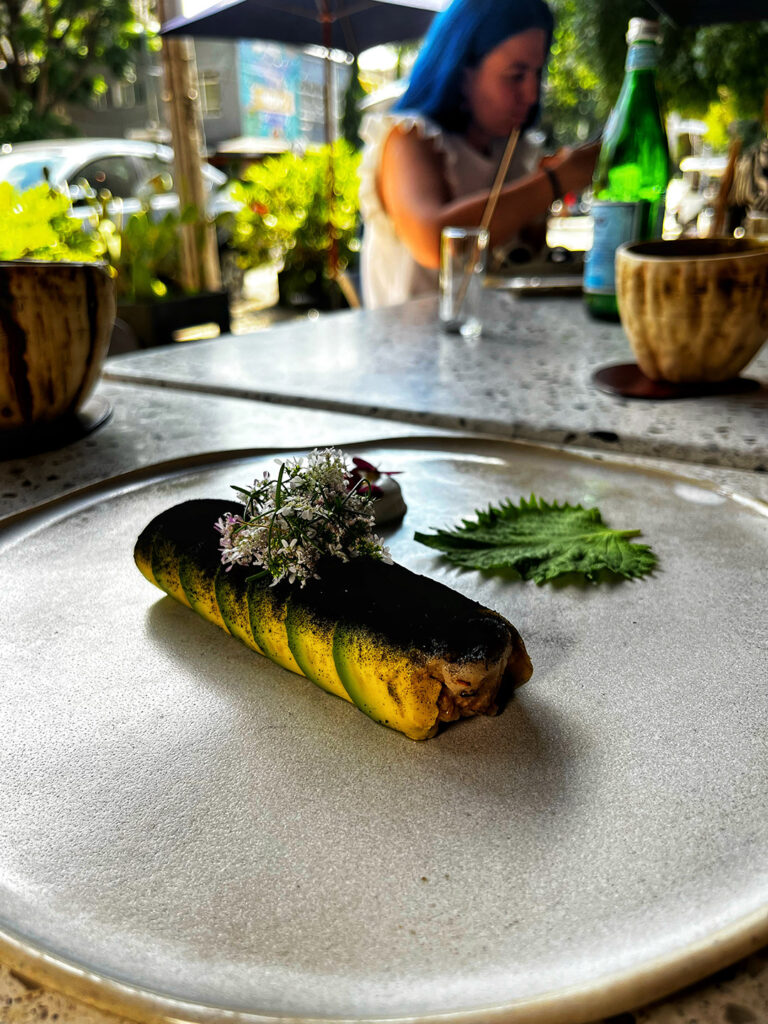 Kebbe crudo de pescado.