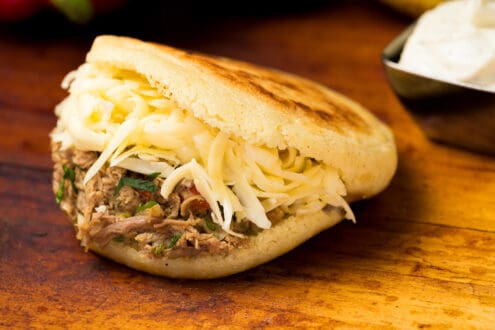 ¿De dónde son las arepas? El debate que divide al mundo