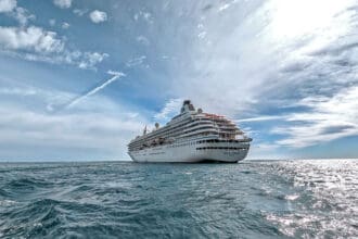 Crystal Symphony: la elegancia vuelve al mar con bríos renovados