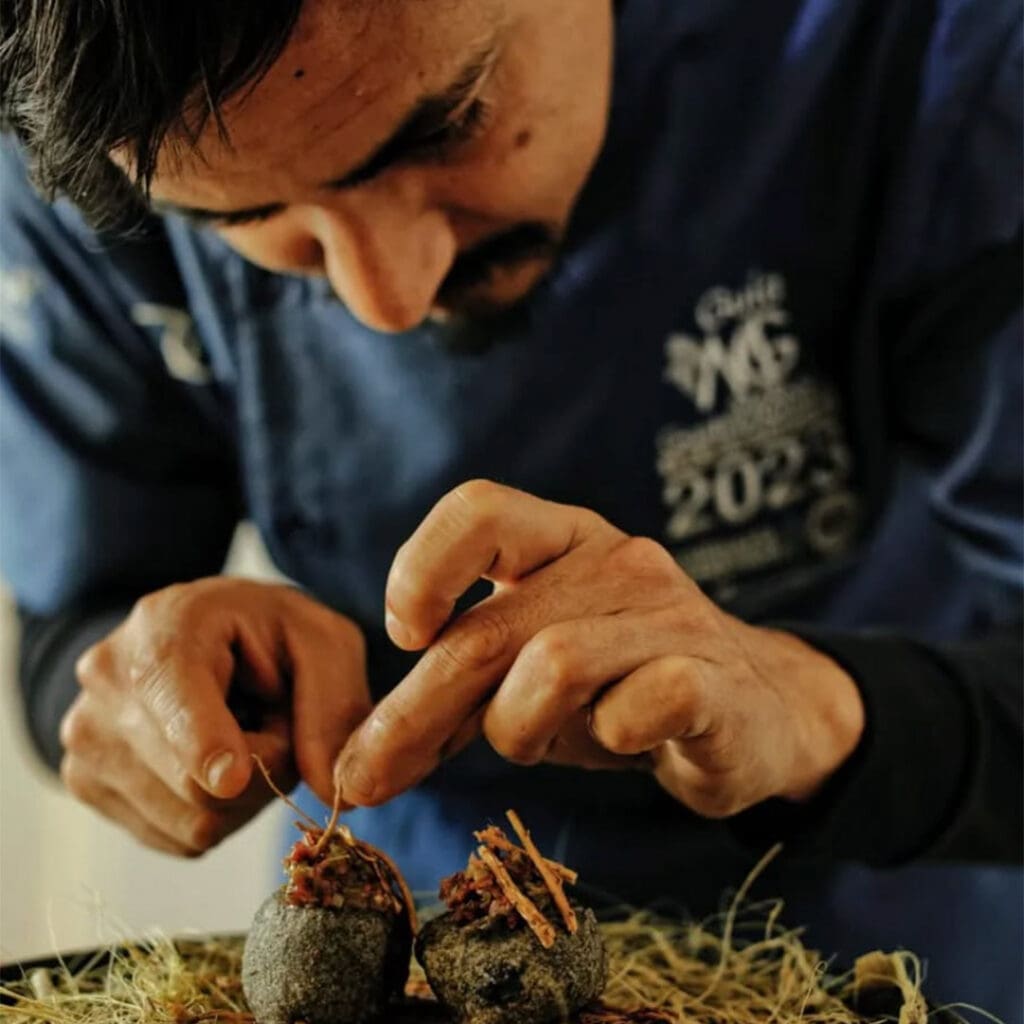 Juan Antonio Rodríguez ha construido un puente entre la tradición otomí y la alta cocina.