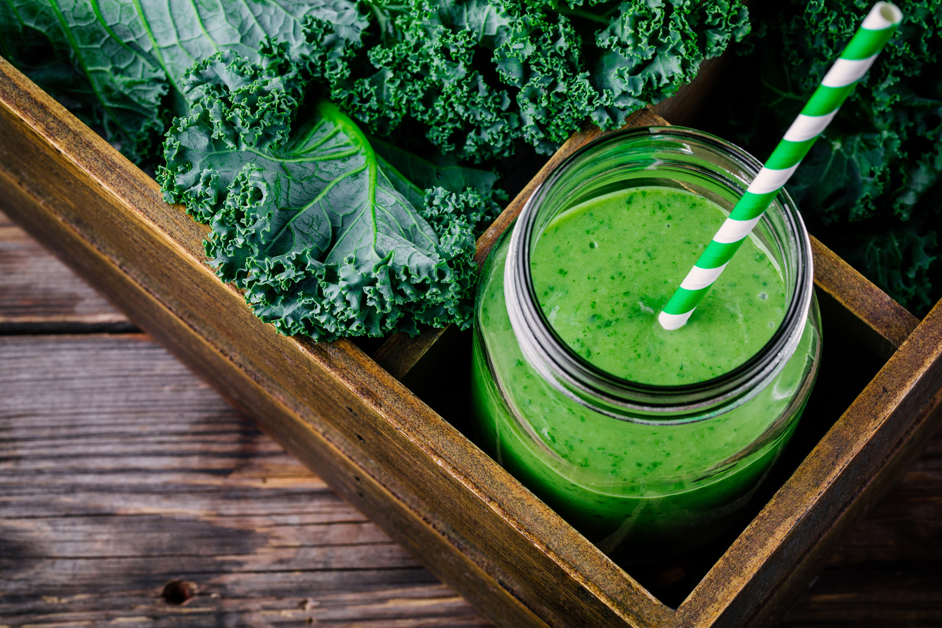 Smoothie verde con la Licuadora Mix&Go de Koblenz