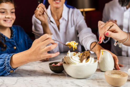 Descubre el pop-up de helado griego de MYKA en The St. Regis Mexico City
