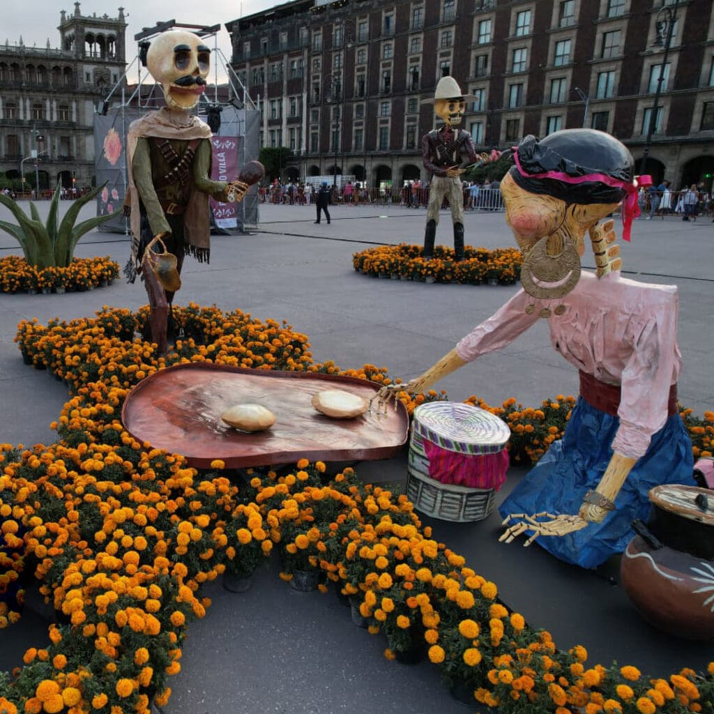 La Ofrenda Monumental del Zócalo es parada obligatoria