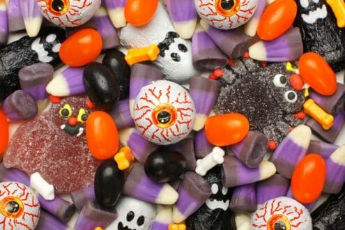 5 utensilios para crear una mesa de dulces para Halloween
