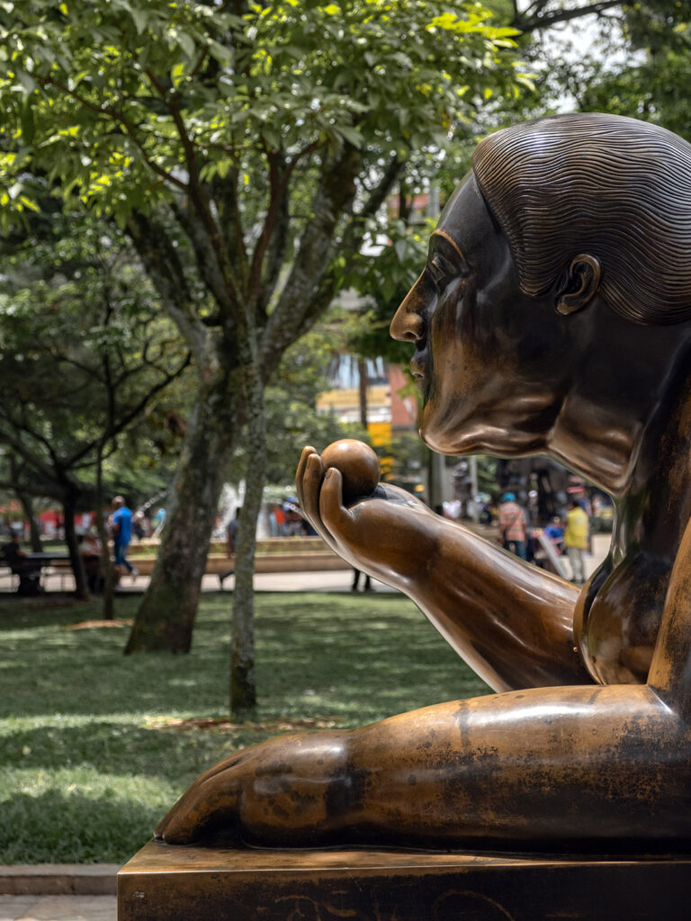 Qué hacer en Medellín: visitar la Plaza Botero