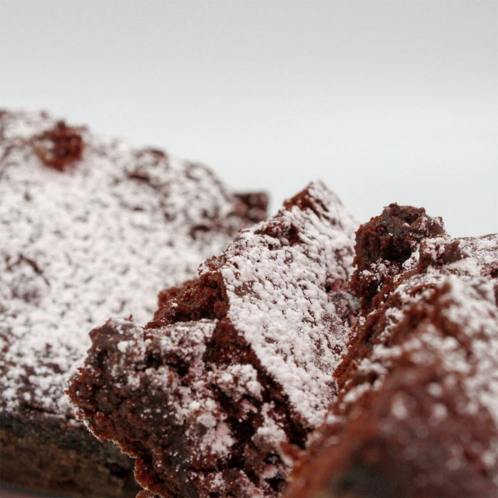 En Mai Bakery, cada brownie es una declaración de amor al chocolate.
