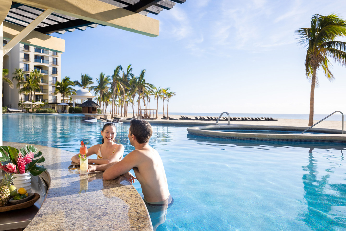 Hyatt_Ziva_LosCabos_BarAzul Hyatt Ziva Los Cabos muestra una versión más auténtica del destino.