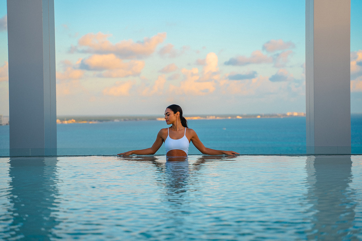 Cada destino de Breathless Resorts & Spas es una invitación a vivir la vida frente al mar de manera única.