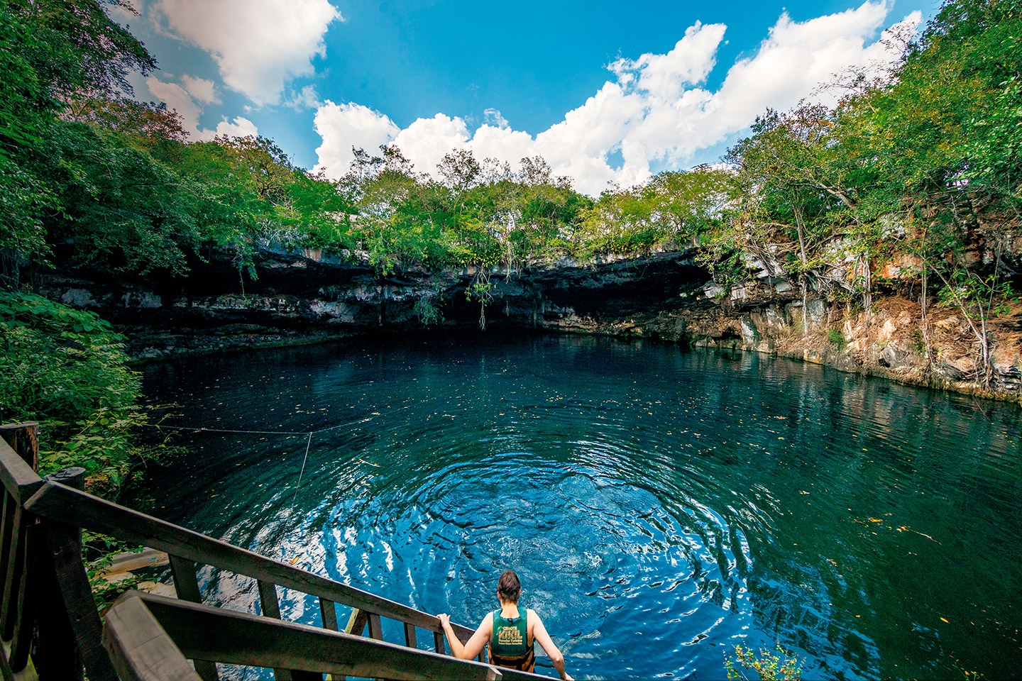 El Cenote Kikil es una parada casi obligada.