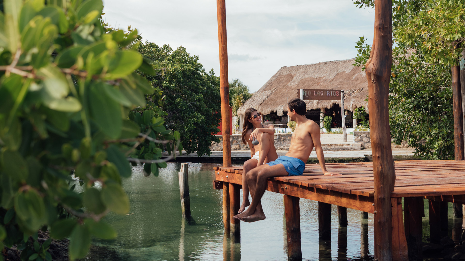 isitar Yucatán es descubrir cenotes, reservas naturales y paisajes únicos .