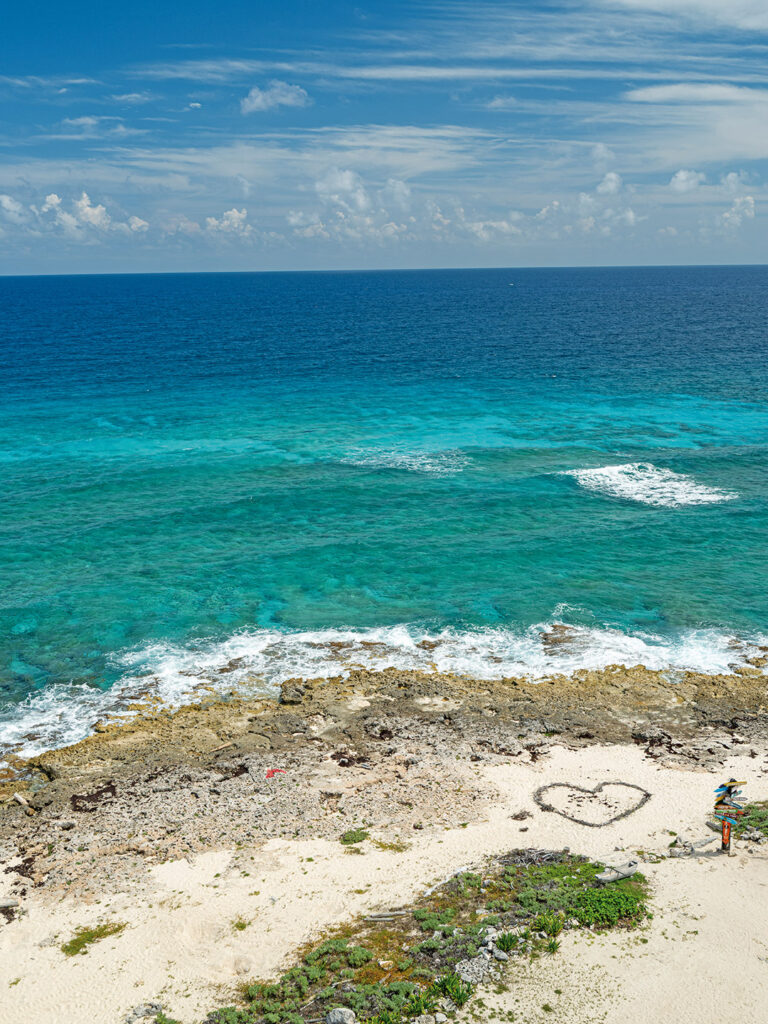 Hoy, Cozumel enfrenta un nuevo desafío: transformar la manera en que recibe visitantes.